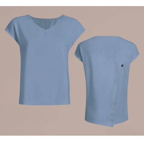 Elizabeth & Clarke The Carter All Hours Split Back Top - Picture 1 of 6
